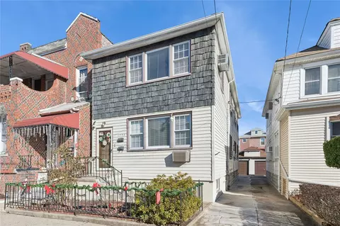1722 Colden Ave, New York, NY 10462
