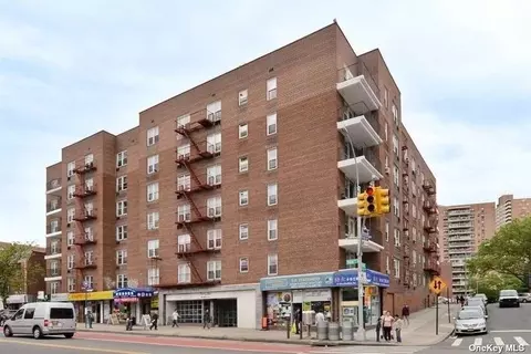 42-95 Main St #4, New York, NY 11354