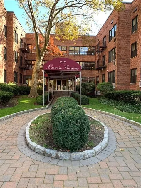 953 W Boston Post Rd #3M, Mamaroneck, NY 10543