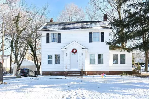 7 Woodland Dr, Ramapo, NY 10901
