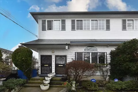 611 Beach 67th St, Arverne, NY 11692