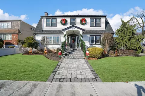 119 Rhame Ave, East Rockaway, NY 11518