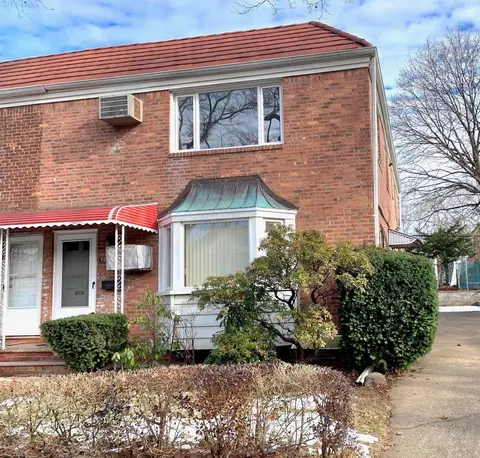 73-05 197 St, New York, NY 11366