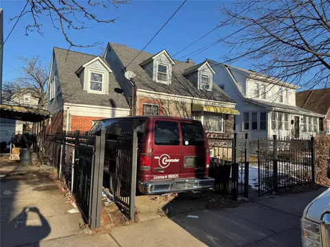 139-35 182s St, New York, NY 11413 photo 3