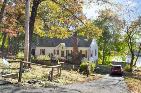23 Grandview Dr, Mahopac, NY 10541