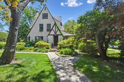 109 Argyll Ave, New Rochelle, NY 10804
