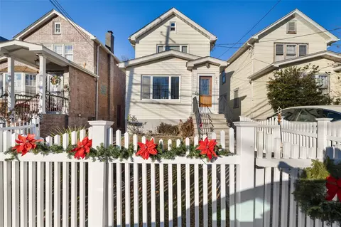 3233 Country Club Rd, New York, NY 10465
