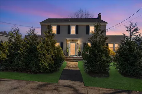 116 Linmouth Rd, Malverne, NY 11565