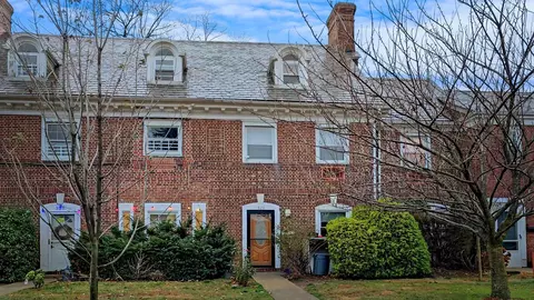 323 Centre Ave, New Rochelle, NY 10805