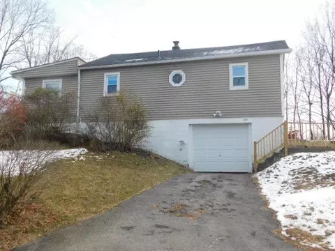 24 Cooper Rd, Arlington, NY 12603