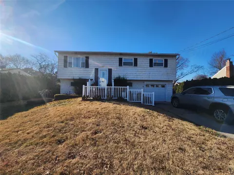 6 Capri Rd, Centereach, NY 11720