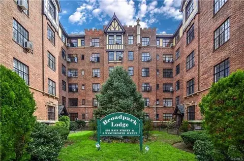 292 Main St #5F, White Plains, NY 10601