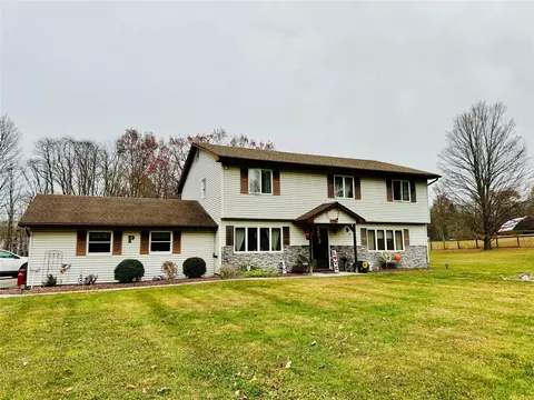 98 Petticoat Ln, Crawford, NY 12721