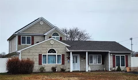 103 Norman Dr, Bohemia, NY 11716