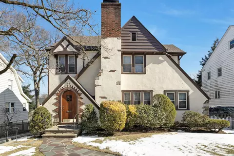 68 Archer Dr, Bronxville, NY 10708