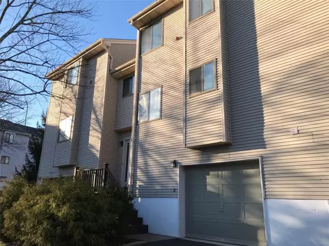 5 Devon Ct, Clarkstown, NY 10954