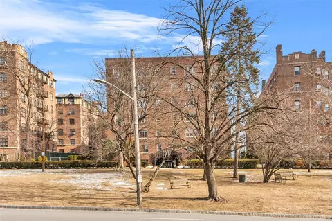 12 Westchester Ave #1L, White Plains, NY 10601