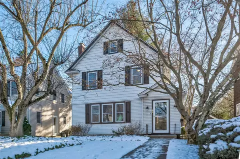 68 Fairview Ave, North Hempstead, NY 11050