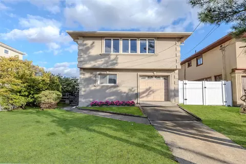 883 S Long Beach Ave, Freeport, NY 11520