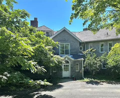 1 Heritage Hill Rd, Greenburgh, NY 10533