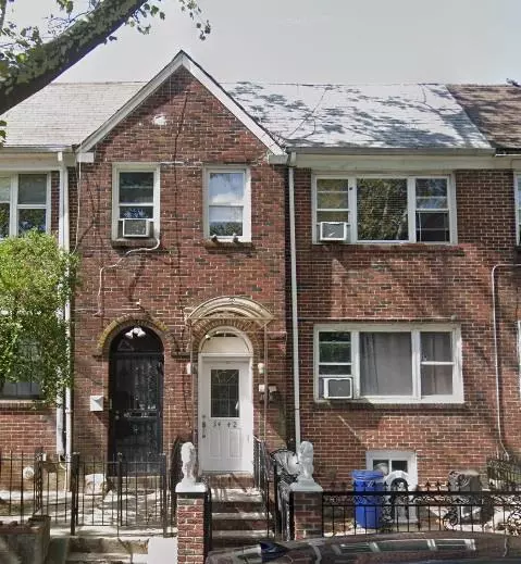 34-42 93 Street St, New York, NY 11372