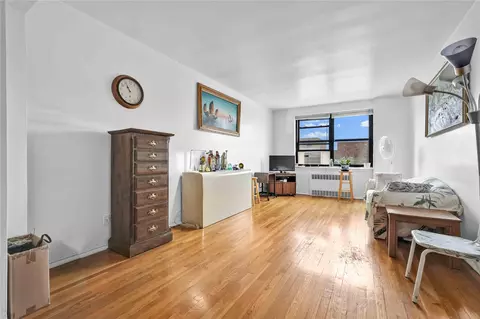 29-14 139th St #5D, New York, NY 11354