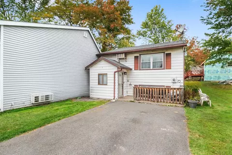 5 Laura Ln, Thompson, NY 12751