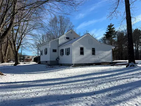 68 Tow Path Rd, Rochester, NY 12404
