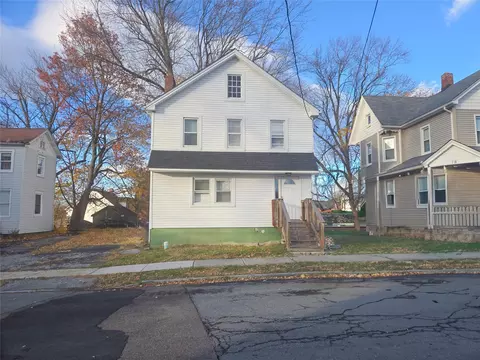 80 Orchard St, Walden, NY 12586