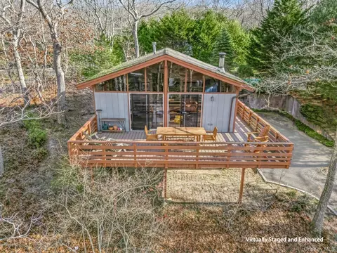 292 Little Fresh Pond Rd, Southampton, NY 11968