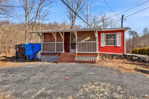 216 New Paltz Rd, Lloyd, NY 12528