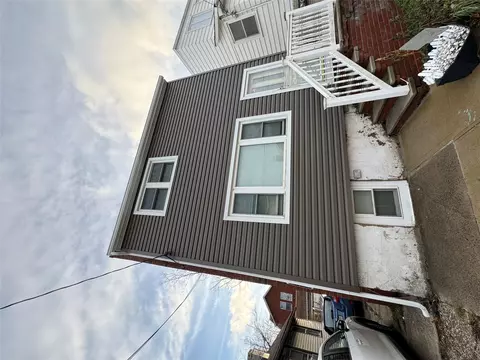 30 Seafoam St, Staten Island, NY 10306