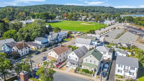46-48 Maxwell Ave, Oyster Bay, NY 11771