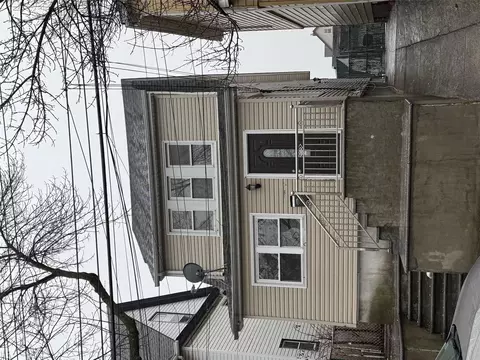10614 96 St, New York, NY 11417