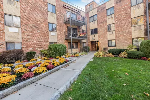 117 Dehaven Dr #154, Yonkers, NY 10703