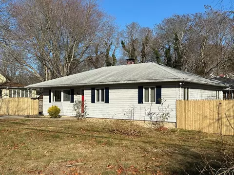 23 Woodmere Dr, Mastic Beach, NY 11951