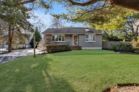 1820 Bay Shore Rd, Greenport, NY 11944