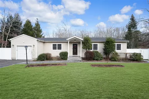 375 Pond Path, Setauket, NY 11733