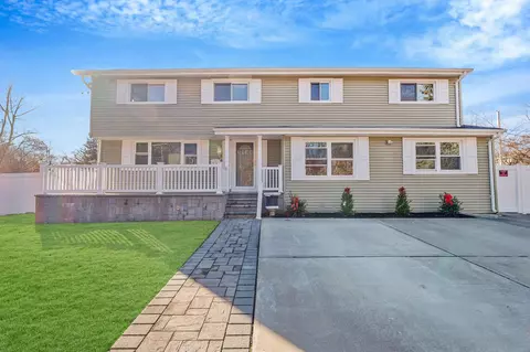 86 Colonial Springs Ln, Wyandanch, NY 11798