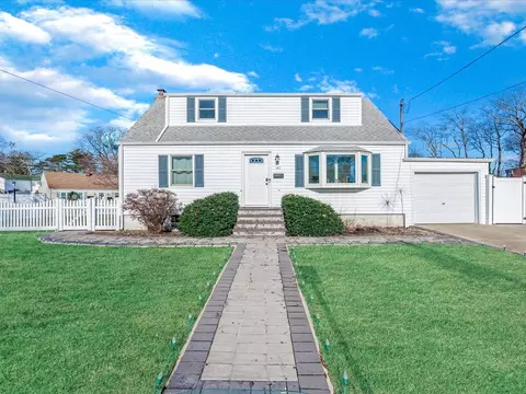 145 Kinsella Ave, Massapequa Park, NY 11762