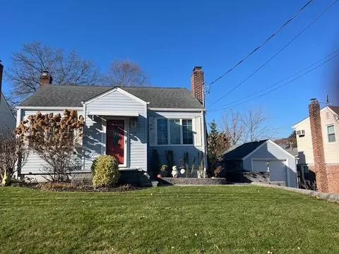 116 Devon Rd, North Hempstead, NY 11507