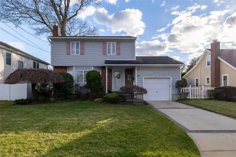 78 Chicago Ave, Massapequa, NY 11758