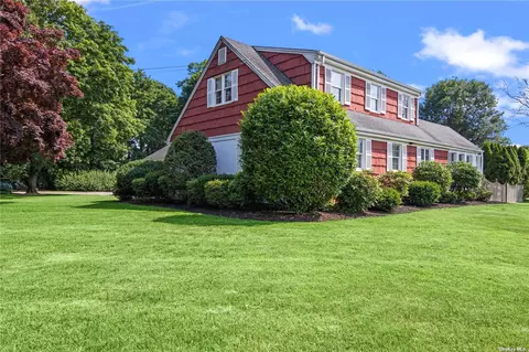 292 Northern Blvd, Saint James, NY 11780