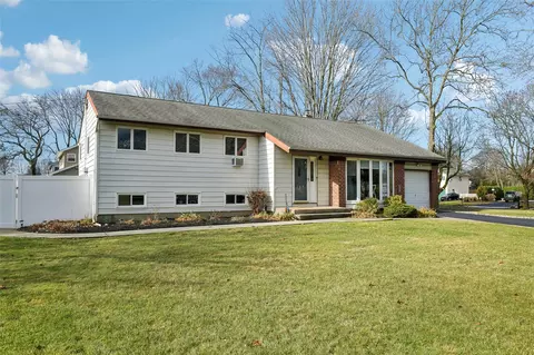 1 Manning Dr, East Northport, NY 11731