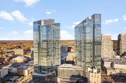 5 Renaissance Sq #20A, White Plains, NY 10601
