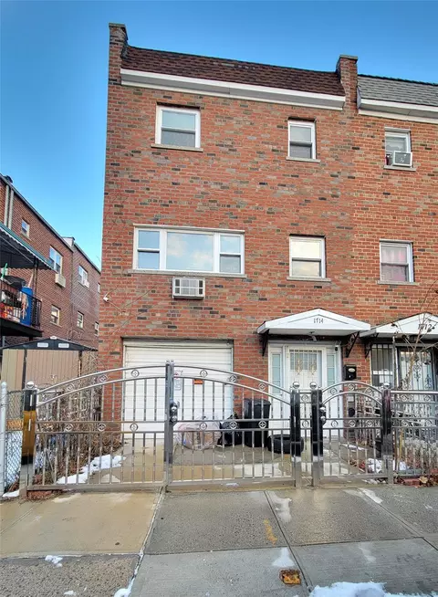 1714 Matthews Ave, New York, NY 10462