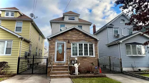 89-17 213 St, New York, NY 11427