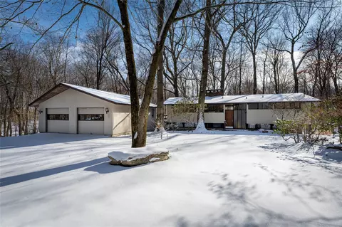 27 Davids Ln, Pound Ridge, NY 10576