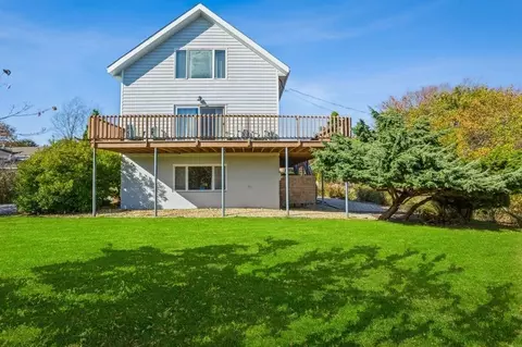 5 S Easton Pl, Montauk, NY 11954