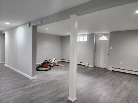45 Park Ave, Brentwood, NY 11717